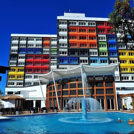 Chateau de Chine Hotel Hualien Buitenkant foto The hotel's swimming pool