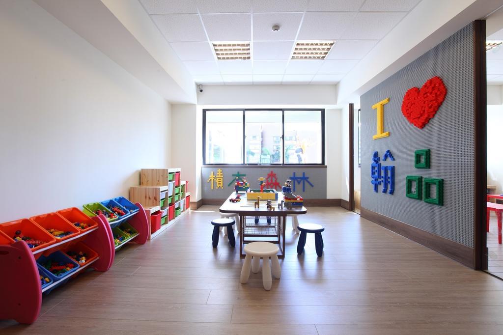 Chateau de Chine Hotel Hualien Buitenkant foto The LEGO Classroom