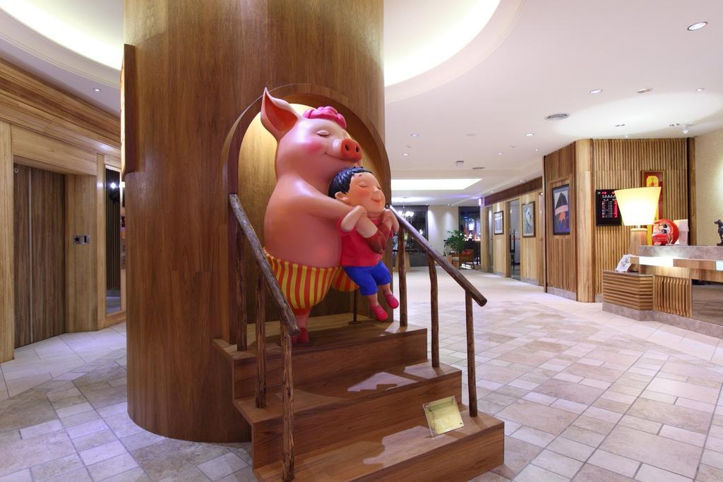 Chateau de Chine Hotel Hualien Buitenkant foto The interior of the hotel