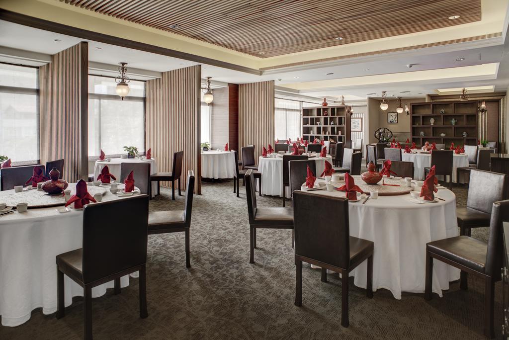 Chateau de Chine Hotel Hualien Buitenkant foto The interior of the restaurant