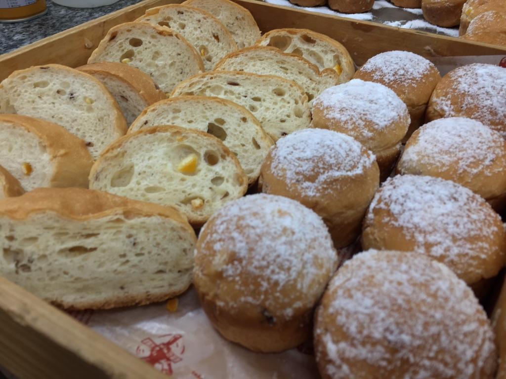 Chateau de Chine Hotel Hualien Buitenkant foto Buns and bread